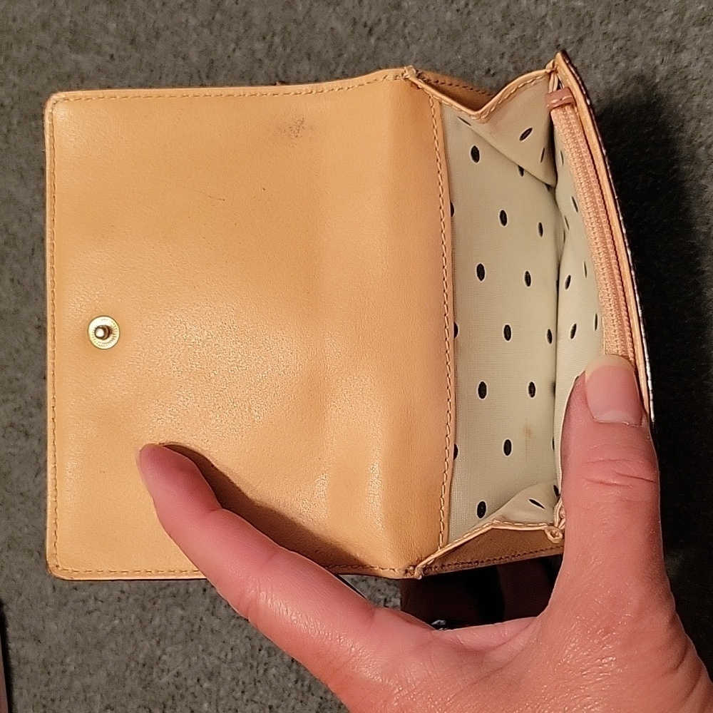 Small Kate Spade wallet snap & zipper closure...sew pictures for condition - Picture 10 of 15
